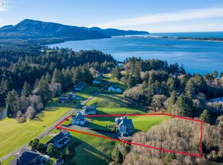 4950 Meadowood Ln, Tillamook, OR 97141