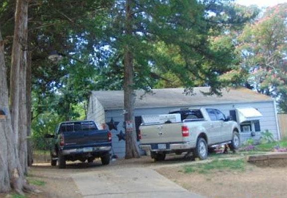 3rd image of 517 SE 35th Ter