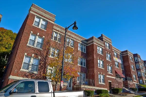 1715 Commonwealth Ave — Photo 2