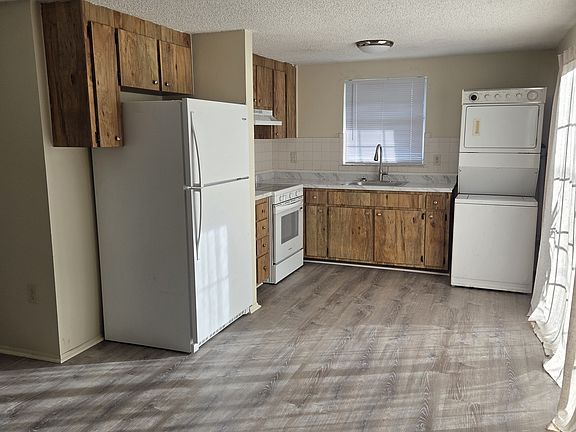 4th image of 2022 50th Ave E