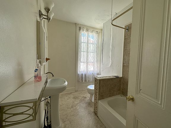 2nd image of 607 S 42nd St #72B