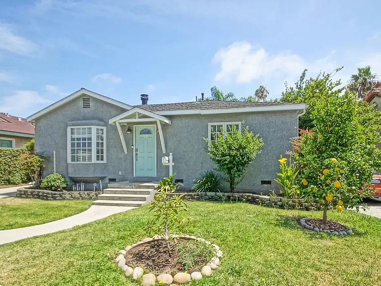 2404 Sebald Ave — Photo 1