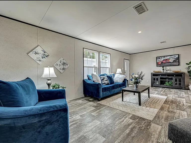 2130 SE 25th Dr — Photo 8