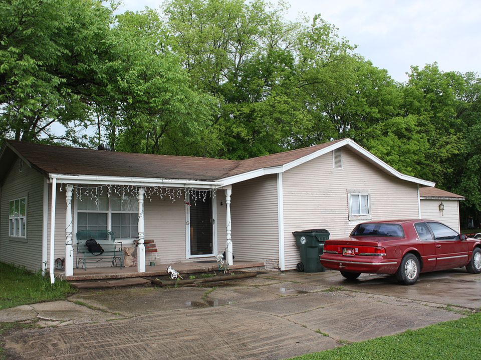 2 bed, 1 bath w/shop, 4 lots