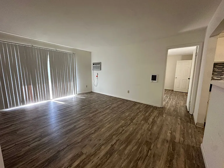 University Park Apartments near Cornell University — Photo 167