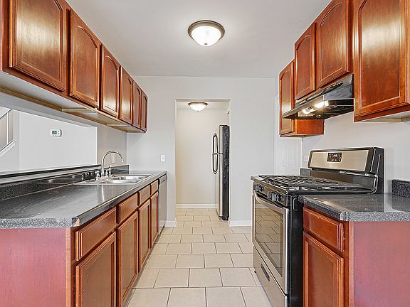 4th image of 7736 W Douglas Ct #C
