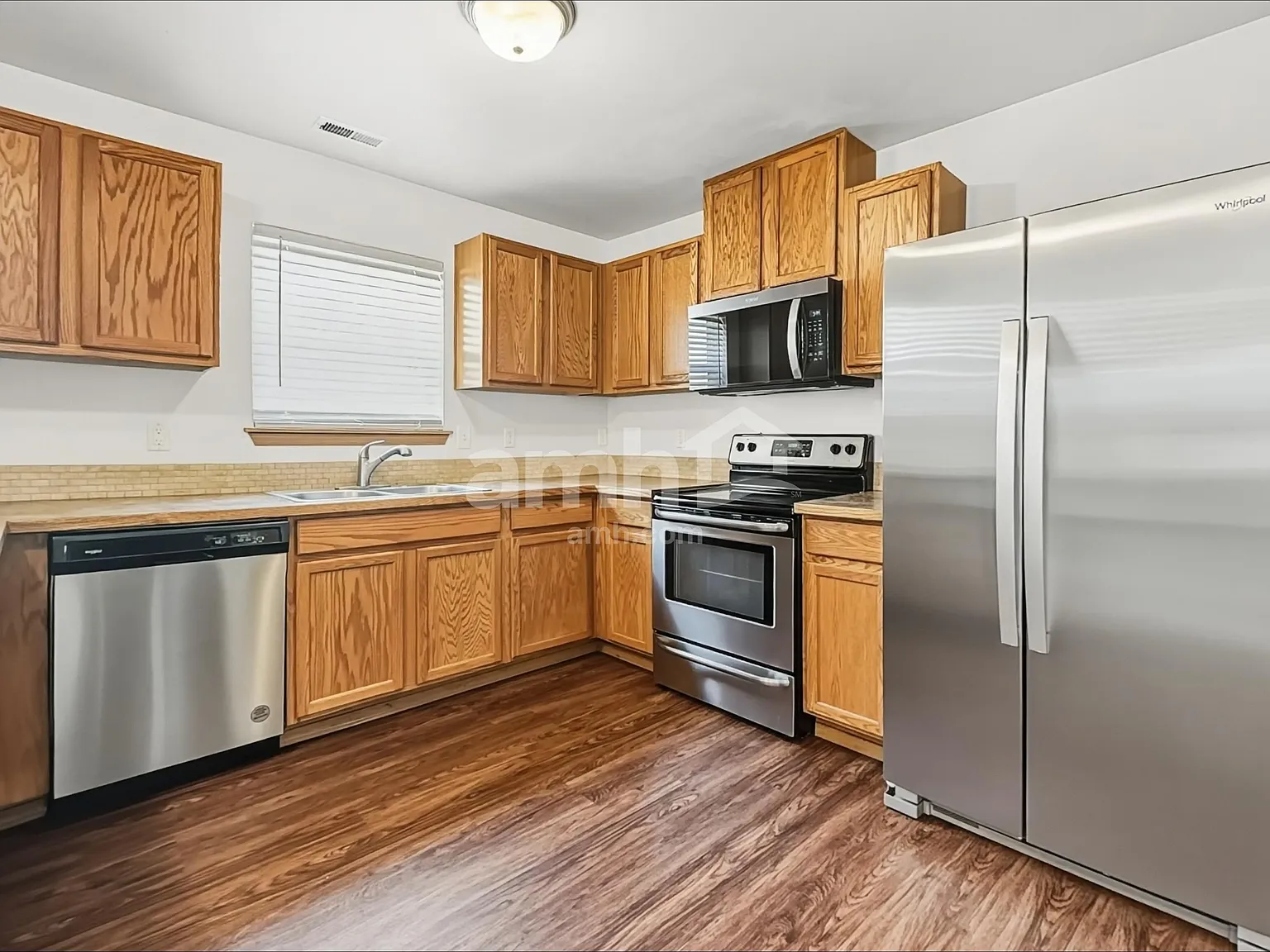 4 bed, 2.5 bath, 2546 sqft, $3,230 — Photo 3
