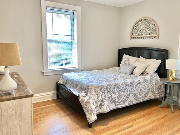 2nd image of 4547 Flora Ave #1W