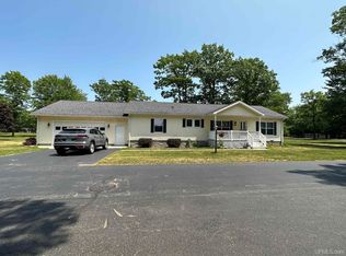 60 Kenneally Blvd, Gladstone, MI 49837