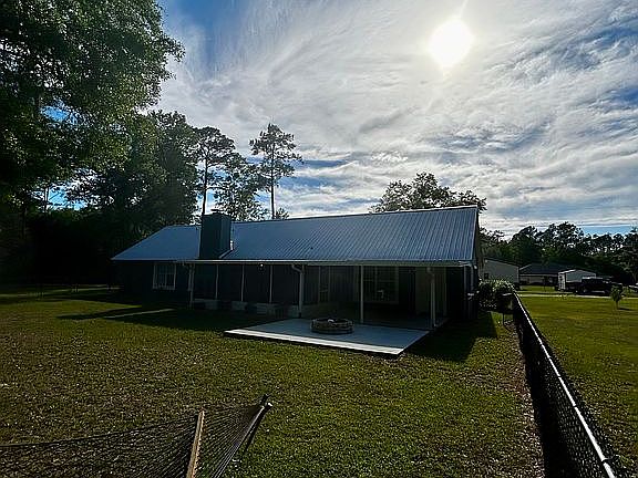 5th image of 117 Magnolia Dr E