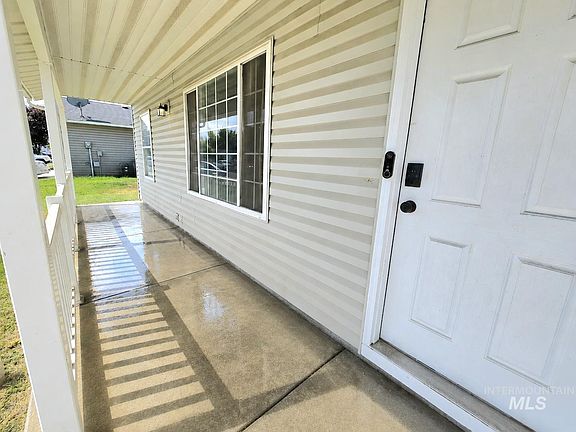 4th image of 157 N Kildeer Way