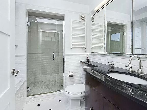 4th image of 425 5th Ave APT 46E