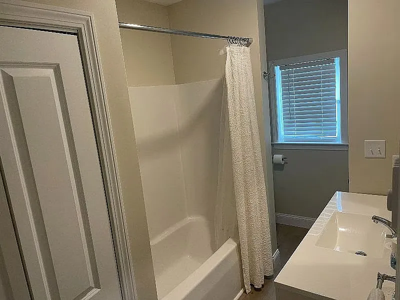 2 bed, 500 sqft, $2,300 — Photo 4