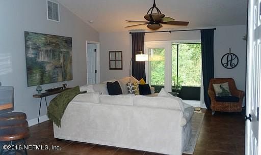 5th image of 2920 Majestic Oaks Ln