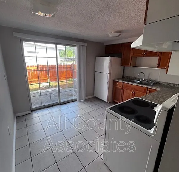 6326 Alaska Ave — Photo 3