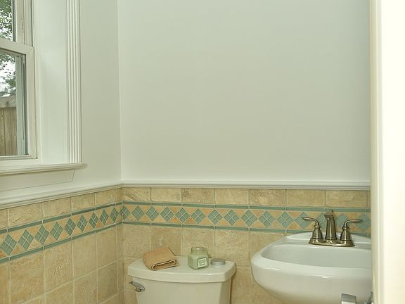 1/2 Bath