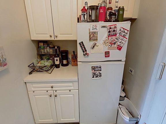 5th image of 50 W 72nd St APT 1105