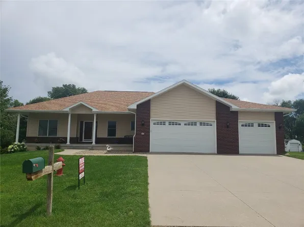 43 Prairie Dr, Walker, IA 52352