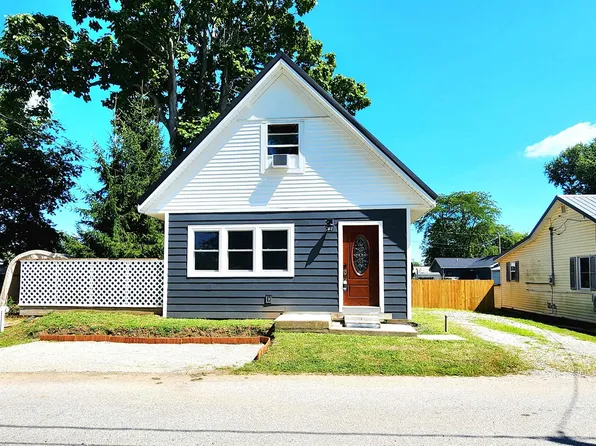 707 S Oakwood Dr, Cromwell, IN 46732