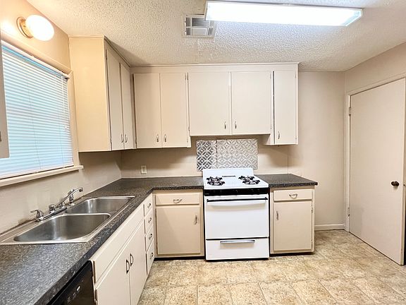 2nd image of 4117 S 39th West Ave