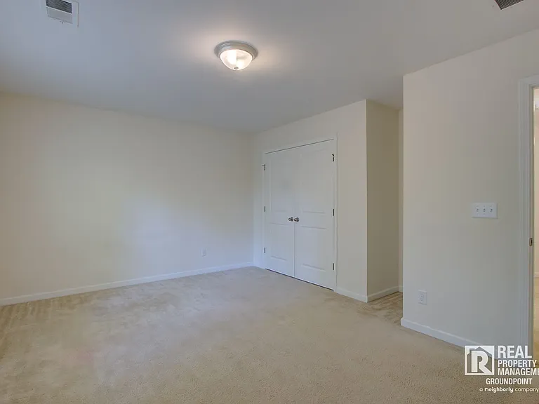 104 Elliot Creek Ln — Photo 18