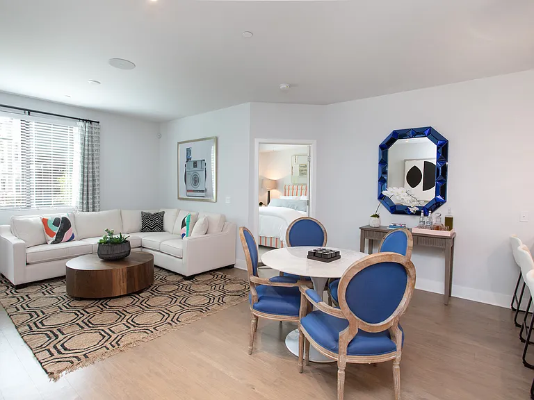 Lakeside Drive Apartments — Photo 22