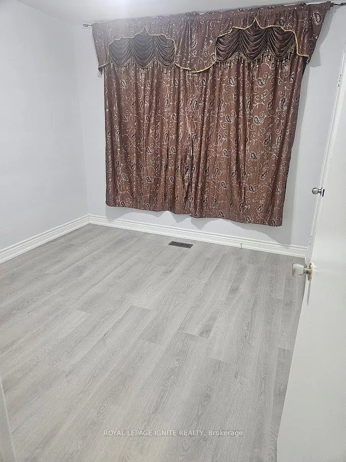 Building Photo - 16 Cicerella Cres #MAIN