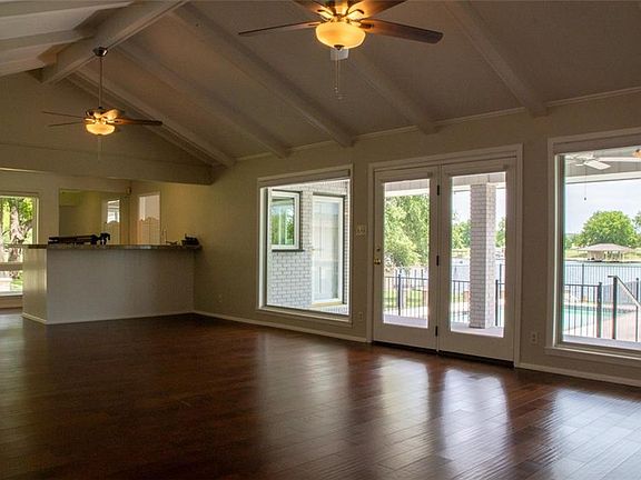 4th image of 221 Elm Lodge Dr