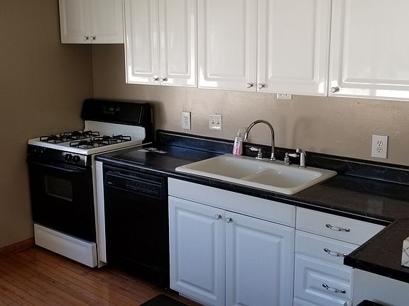 5th image of 413 Sewell Dr