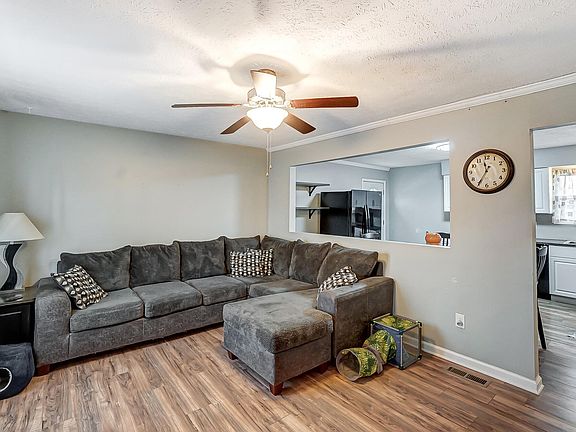 2nd image of 17 Lakeview Dr