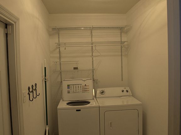 3rd image of 878 Wellesley Place Dr