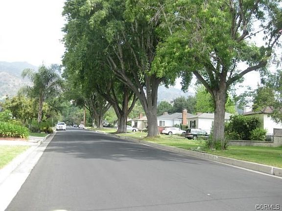 4th image of 517 N Vermont Ave
