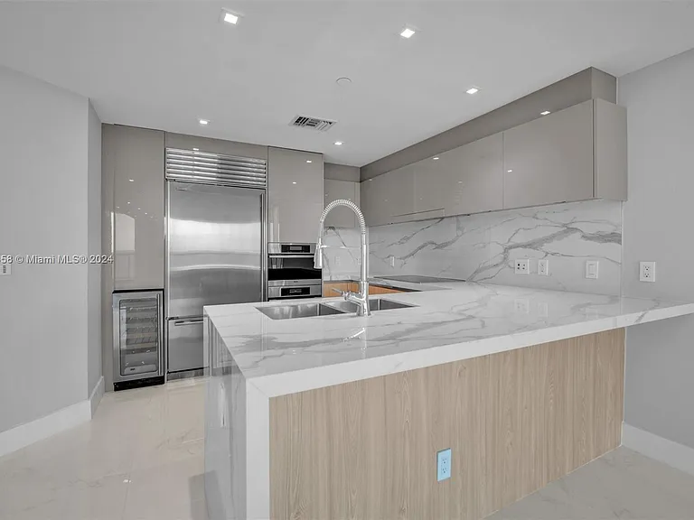 17001 Collins Ave #1408 — Photo 6