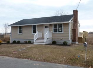 18 Hutchinson Dr, Hampton, NH 03842