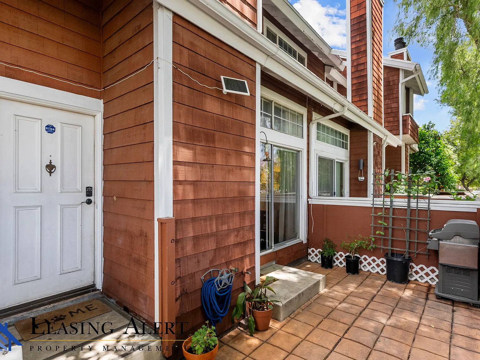 2 bed, 2.5 bath, 1361 sqft, $3,000 — Photo 2