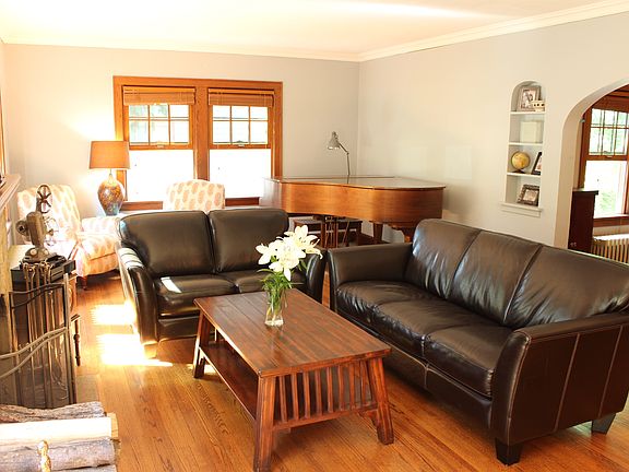 3rd image of 4720 12th Ave S