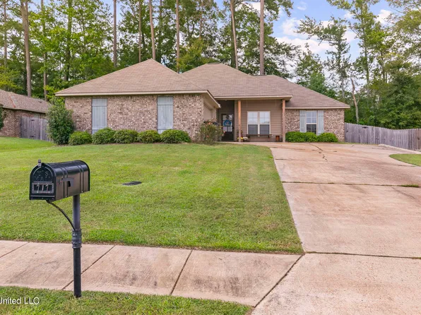 717 Lexington Dr, Florence, MS 39073