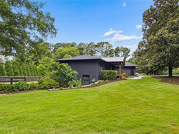 5th image of 150 Mayfield Rd