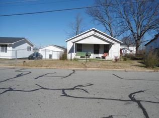 1008 Lyle St, Reidsville, NC 27320