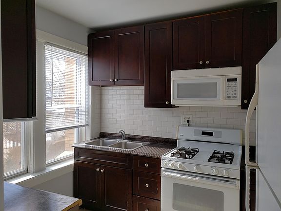 5th image of 6532 N Sacramento Ave APT 1S
