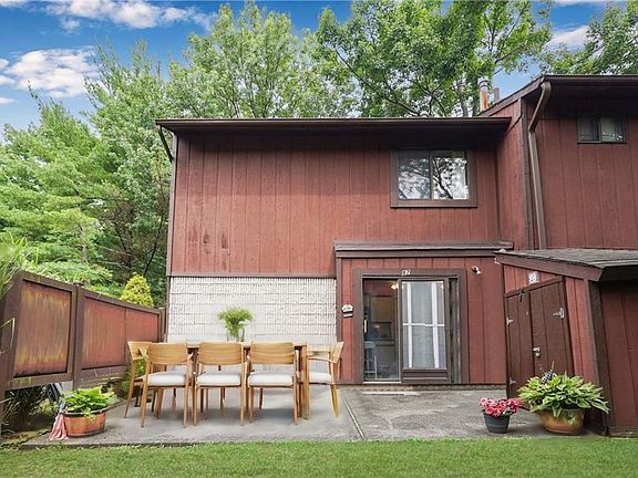 4th image of 87 Stone Ln #118