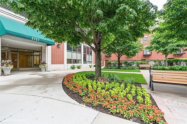 1st image of 1717 S Prairie Ave APT 1204
