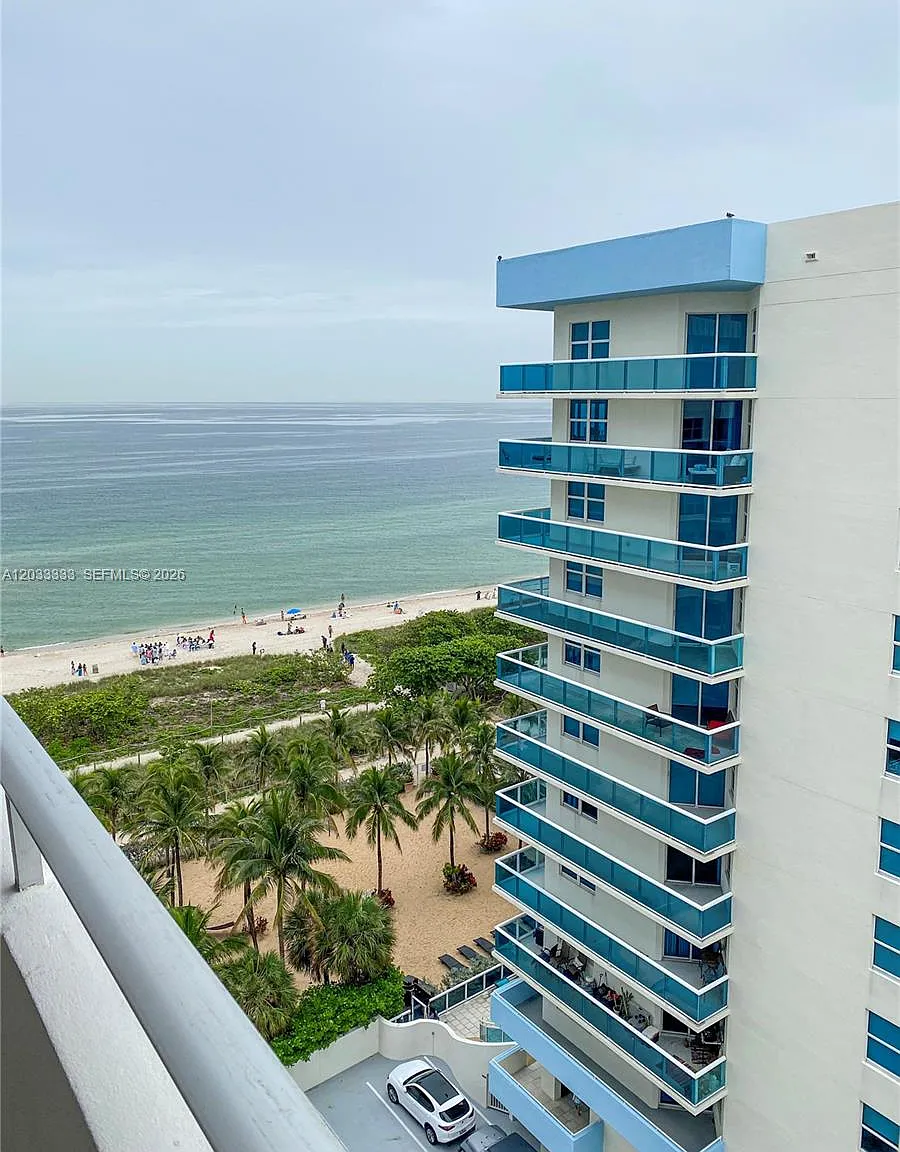 Four Winds Condo — Photo 1