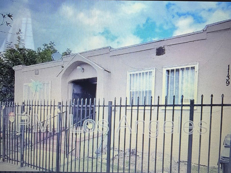 1st image of 1139 E 68th St
