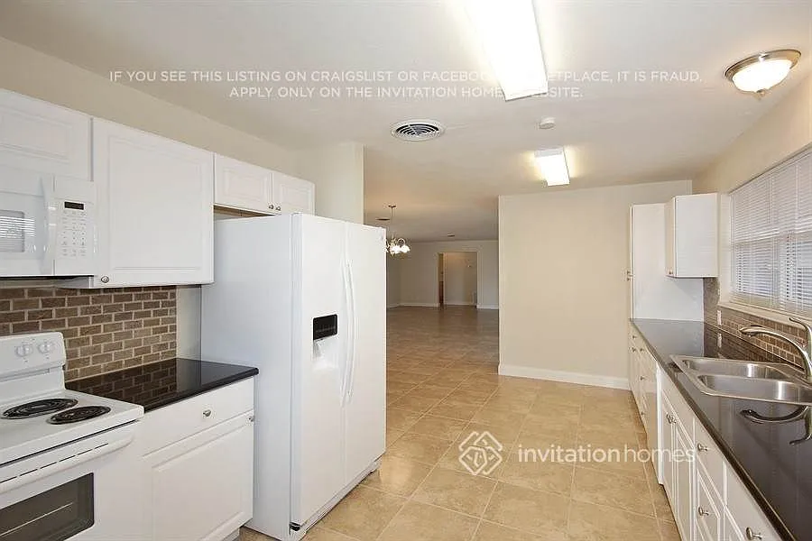 2151 NW 30th Ter Fort Lauderdale, FL 33311 — Photo 4
