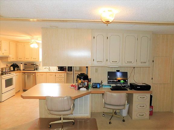 4th image of 307 Lakeview Ln