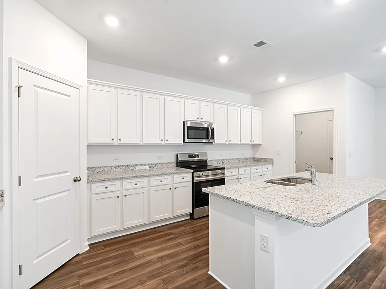 676 Evergreen Rd — Photo 9