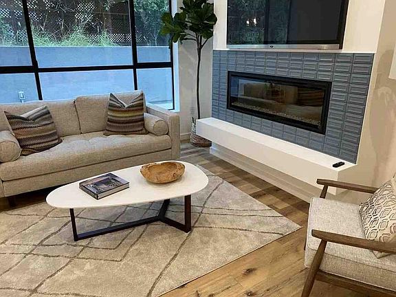 4th image of 5022 Whitsett Ave #102
