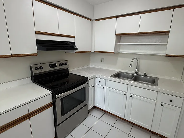7111 Dartmouth Ave N #2 — Photo 5