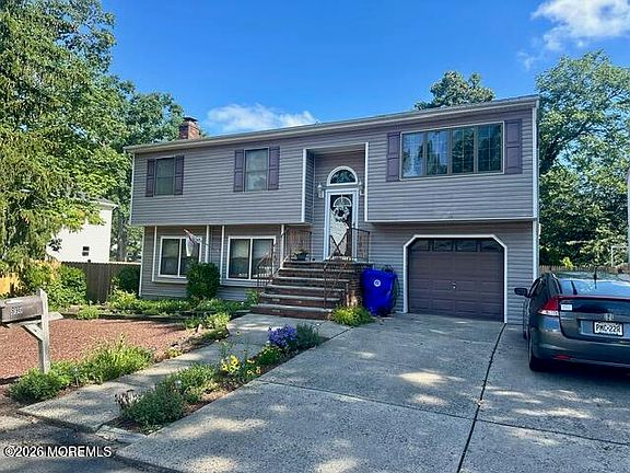 3rd image of 896 Lynnwood Avenue